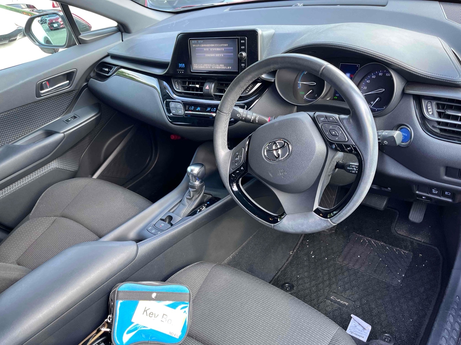 TOYOTA C-HR S Thumbnail 10