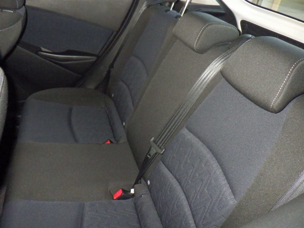 MAZDA DEMIO 13S Thumbnail 6