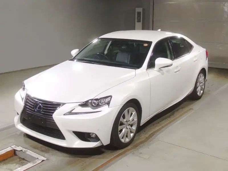 LEXUS IS IS300H Thumbnail 3