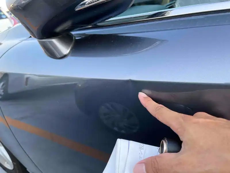 LEXUS IS 4D IS300H Thumbnail 17