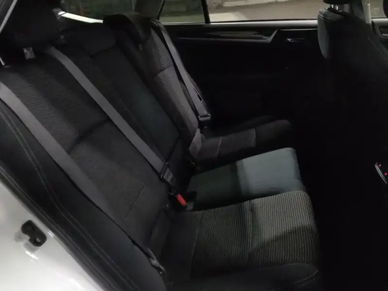 SUBARU OUTBACK 4WD BASE GRADE Thumbnail 6