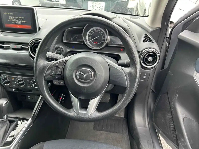 MAZDA DEMIO 13S Thumbnail 4