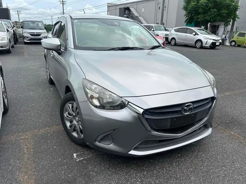 MAZDA DEMIO 13S Thumbnail 1