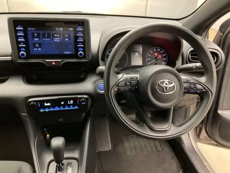 TOYOTA YARIS HYBRID X Thumbnail 8