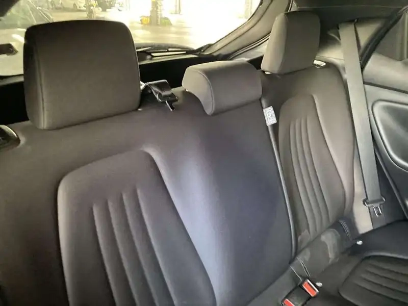 TOYOTA YARIS HYBRID X Thumbnail 7
