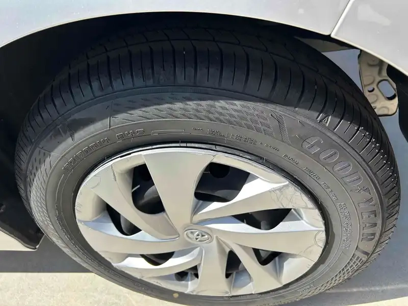 TOYOTA YARIS HYBRID X Thumbnail 26