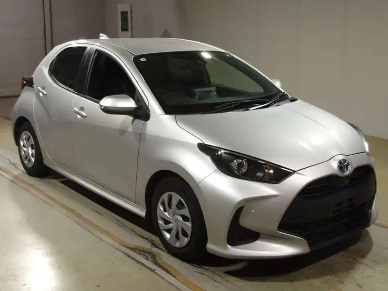TOYOTA YARIS HYBRID X Thumbnail 4