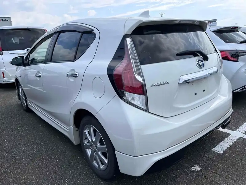 TOYOTA AQUA S STYLE BLACK Thumbnail 2
