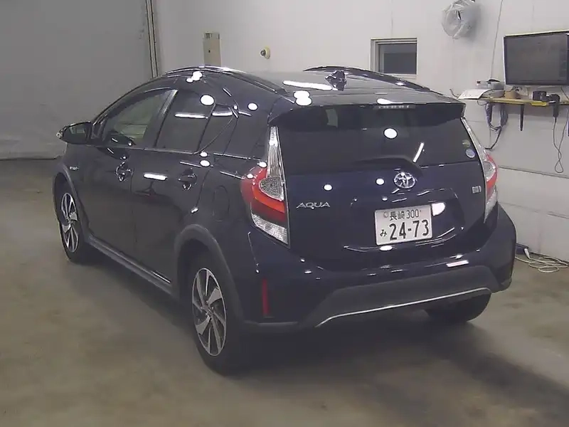 TOYOTA AQUA CROSSOVER Thumbnail 7