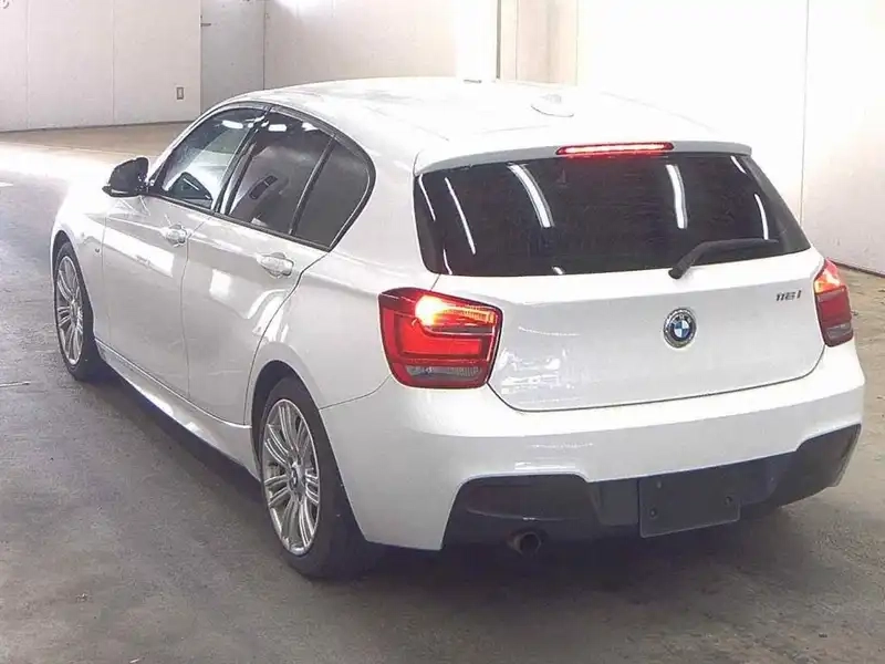 BMW 1 SERIES 116I M-SPORT Thumbnail 2