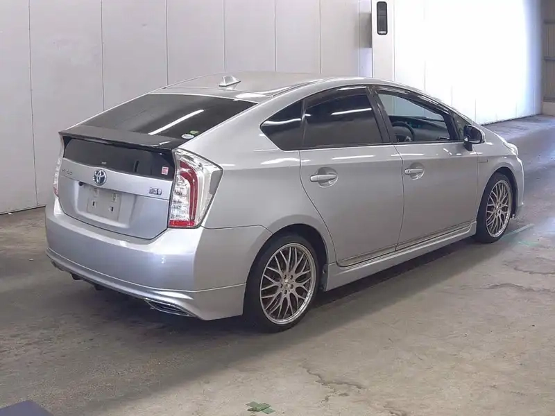 TOYOTA PRIUS L BODY KIT Thumbnail 5