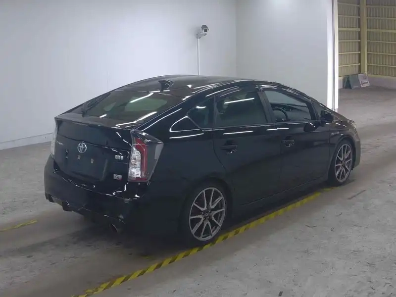 TOYOTA PRIUS 5D S TOURING SELECTION G'S Thumbnail 7