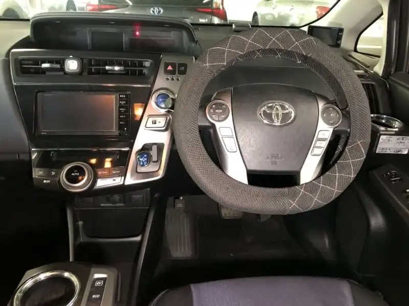 TOYOTA PRIUS ALPHA S TOURINGSELECTION Thumbnail 9