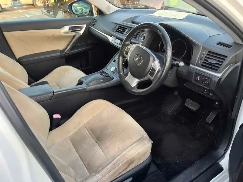 LEXUS CT CT200H VERSION C Thumbnail 9