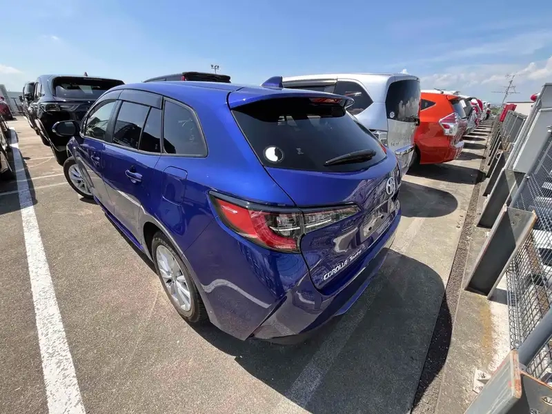 TOYOTA COROLLA TUOURING HYBRID S Thumbnail 2