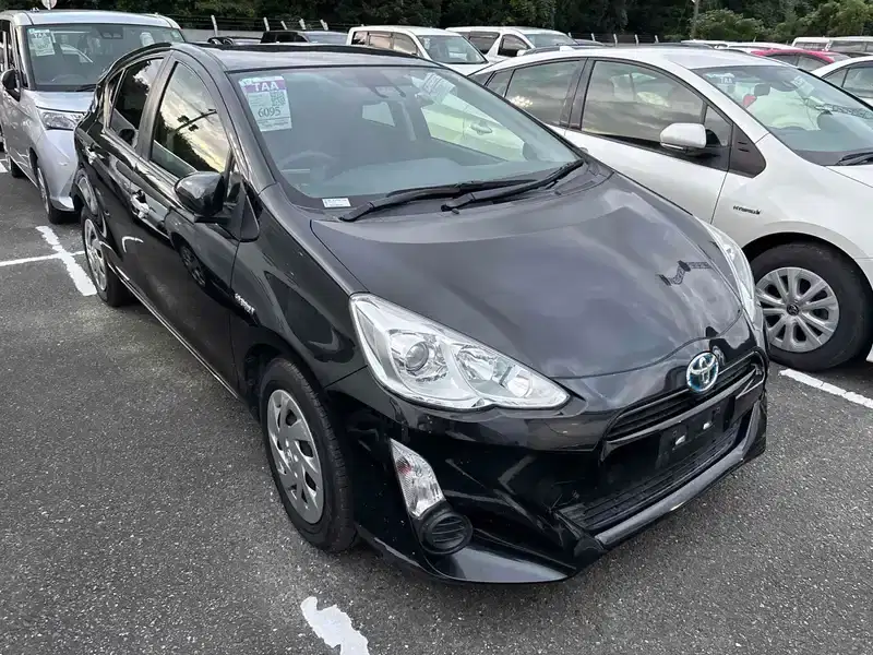 2016 Toyota Aqua Hybrid