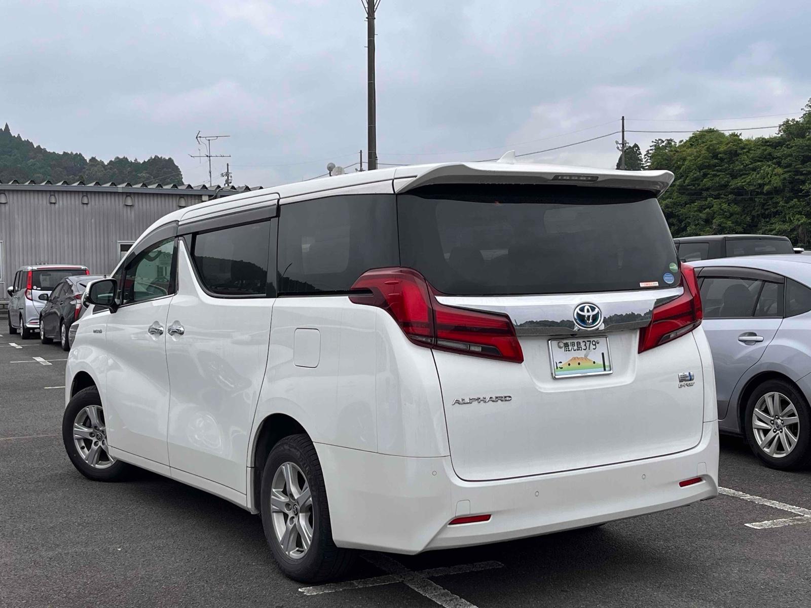 TOYOTA ALPHARD HYBRID X 4WD Image 2