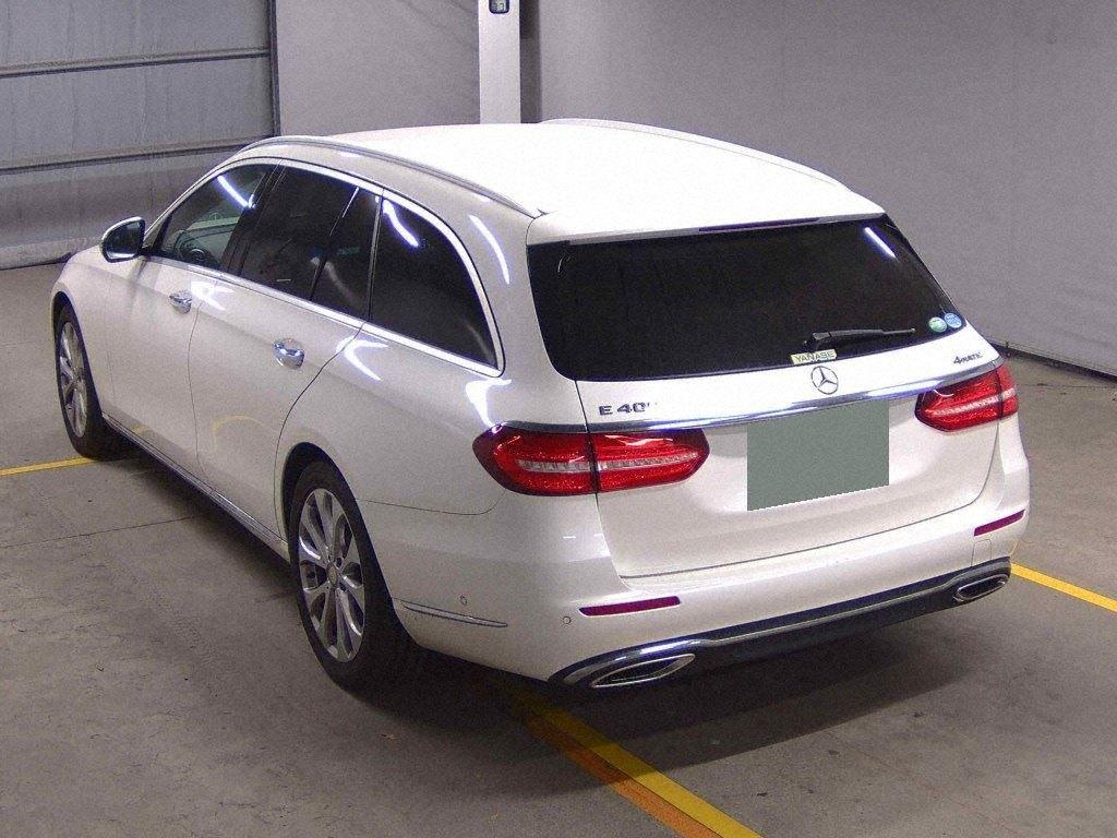 MERCEDES BENZ E-CLASS STATIONWAGON E400 4MATIC STATIONWAGON EXCLUSIVE Image 2