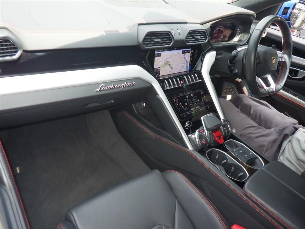 LAMBORGHINI URUS 4WD BASE GRADE Image 3