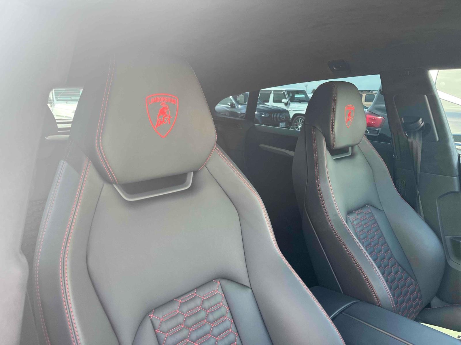 LAMBORGHINI URUS 4WD BASE GRADE Image 16