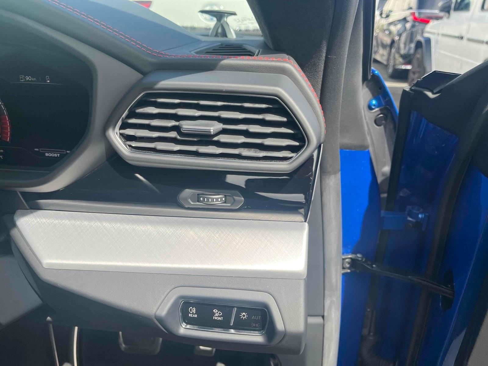 LAMBORGHINI URUS 4WD BASE GRADE Image 18