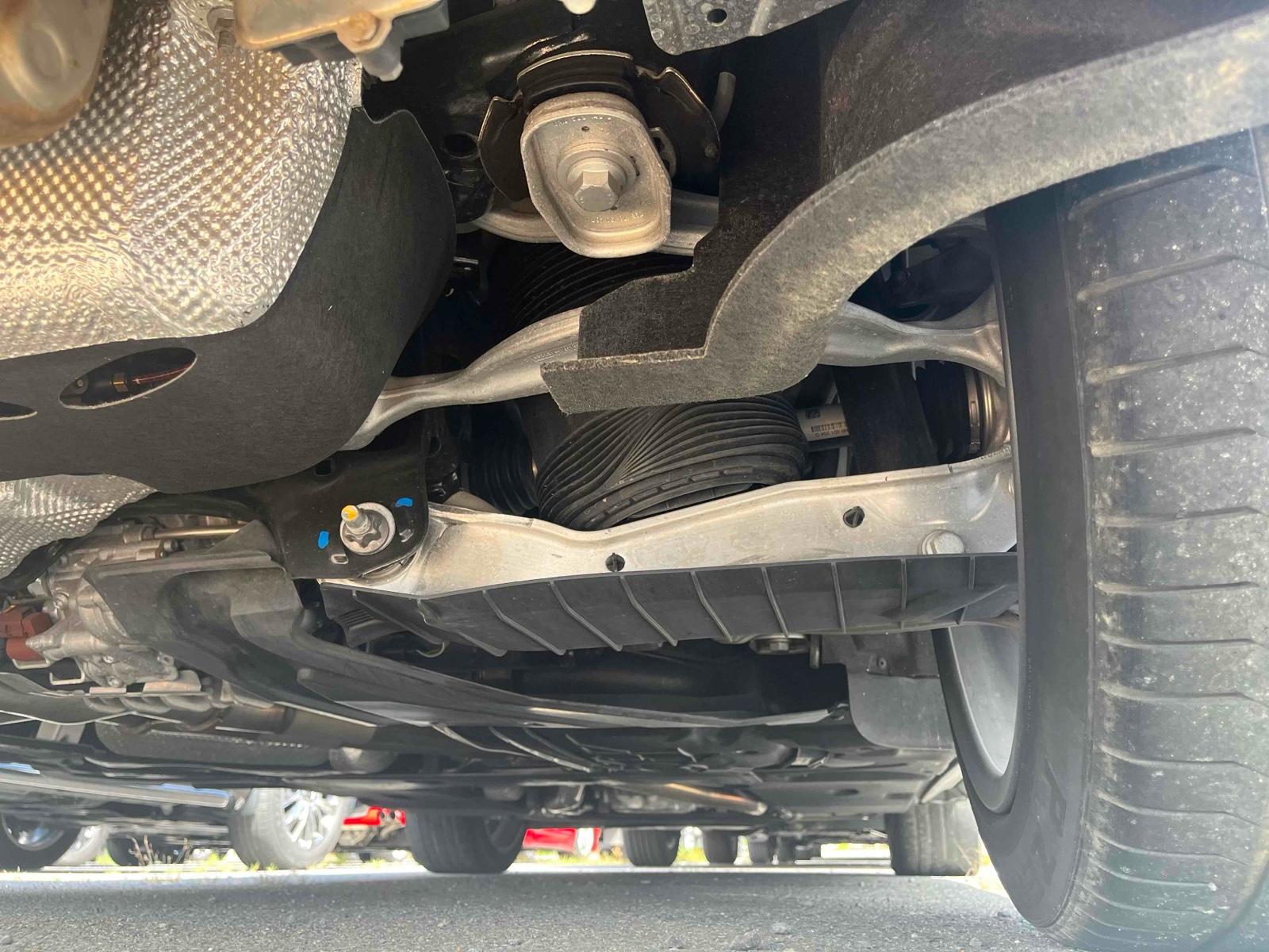 LAMBORGHINI URUS 4WD BASE GRADE Image 34