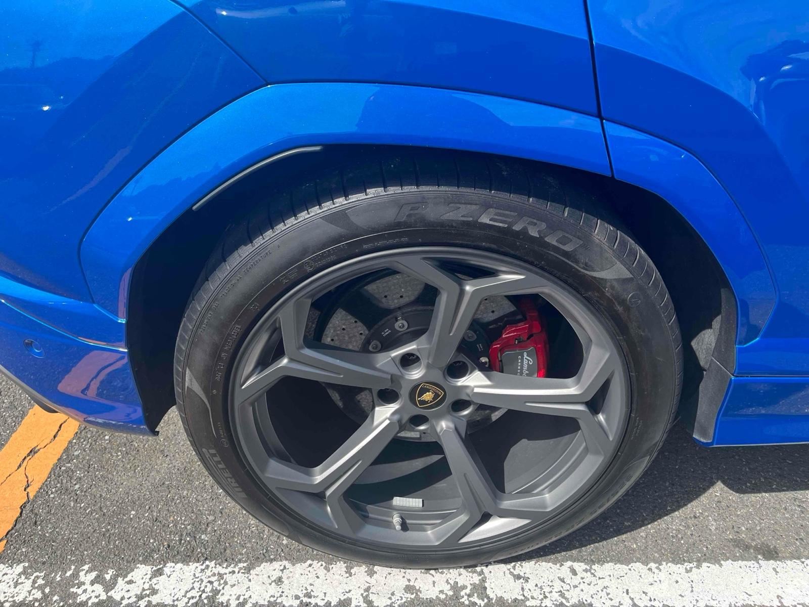 LAMBORGHINI URUS 4WD BASE GRADE Image 29