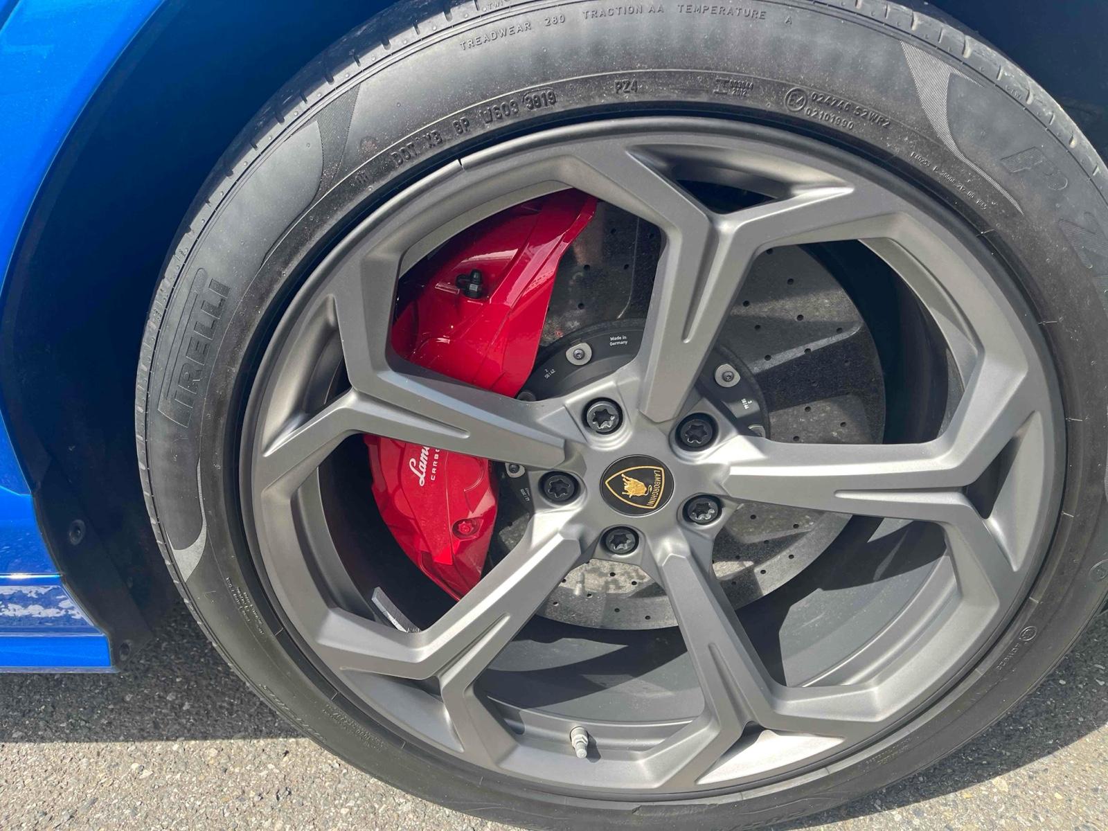 LAMBORGHINI URUS 4WD BASE GRADE Image 28