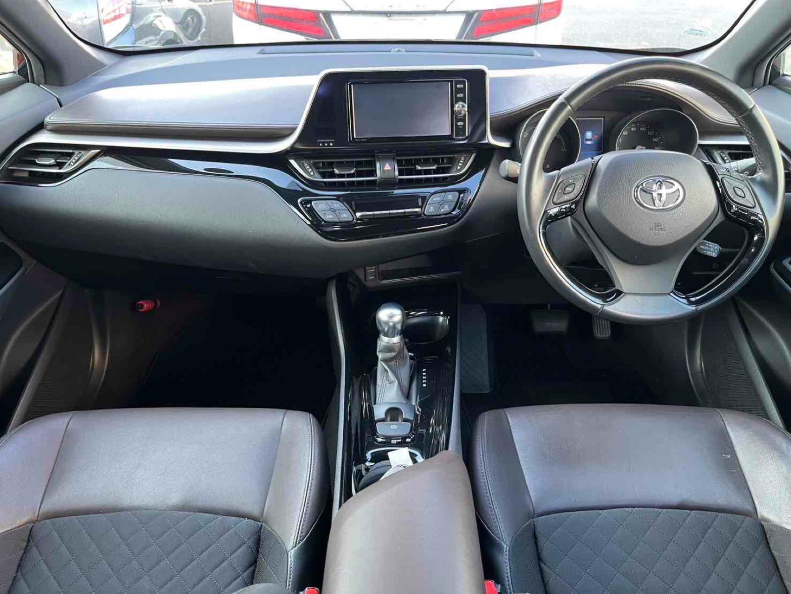 TOYOTA C-HR G Image 5