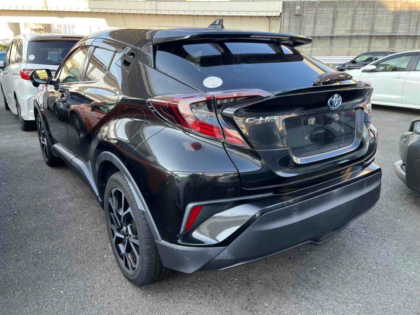 TOYOTA C-HR G Image 2