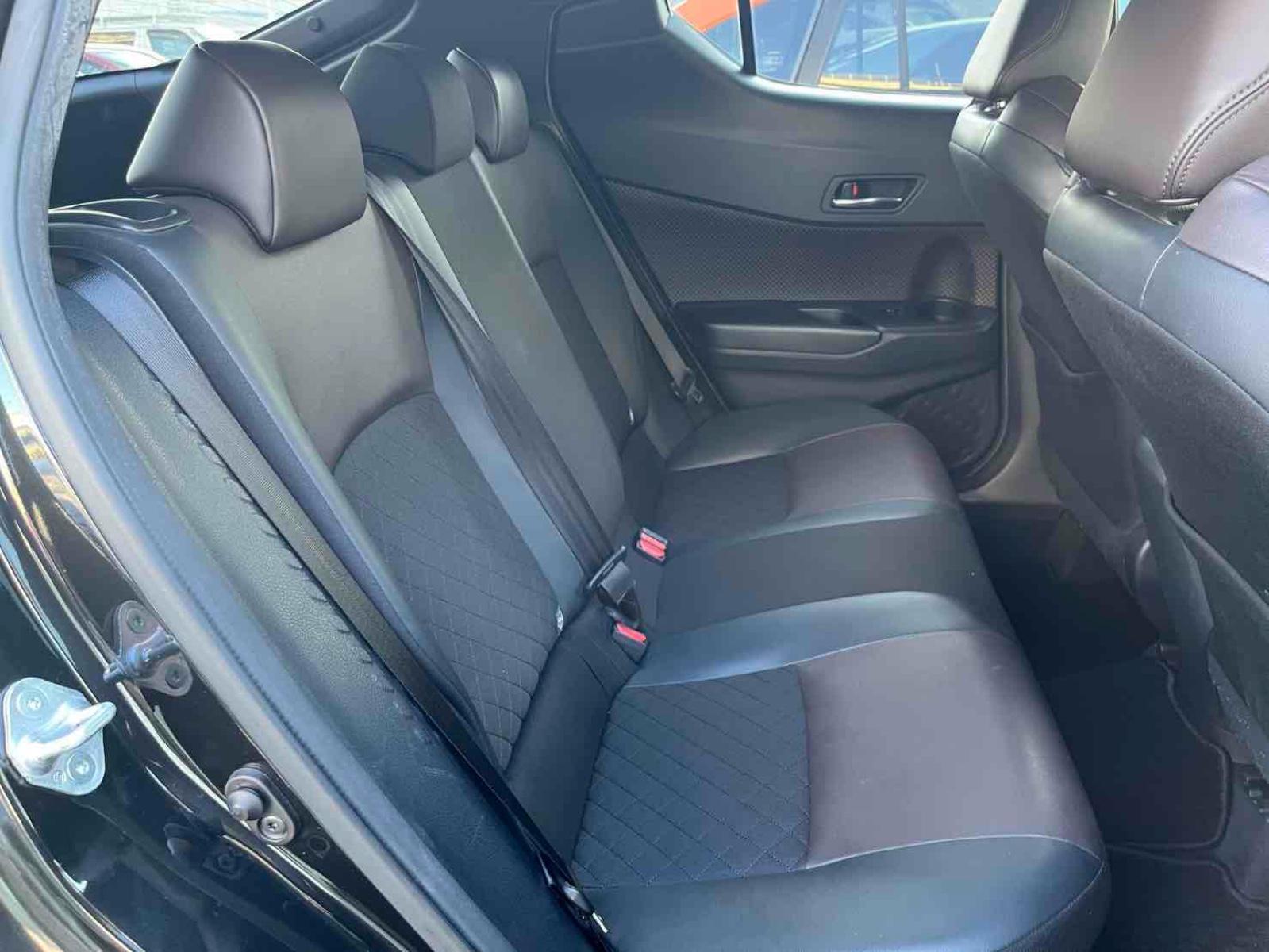 TOYOTA C-HR G Image 4