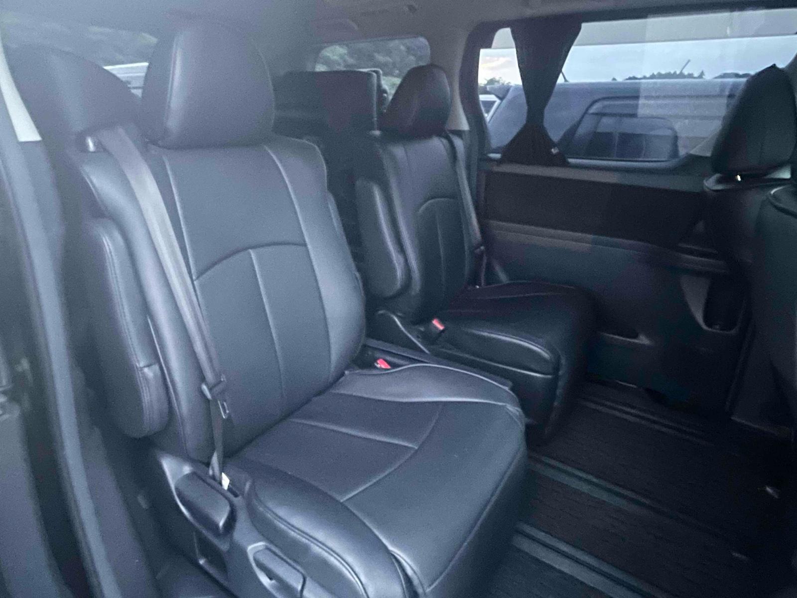 TOYOTA VELLFIRE 2.4Z Image 10