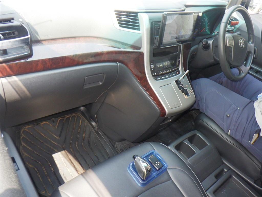 TOYOTA VELLFIRE 2.4Z Image 5