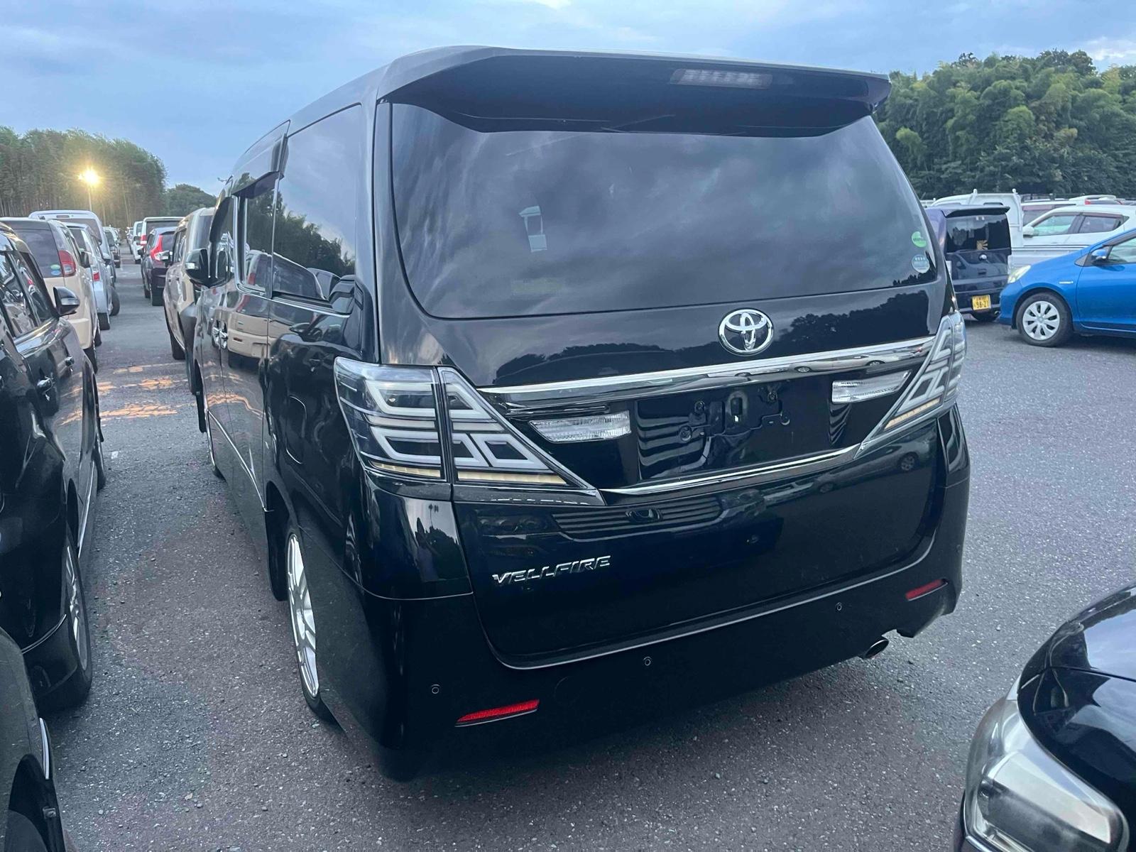 TOYOTA VELLFIRE 2.4Z Image 2