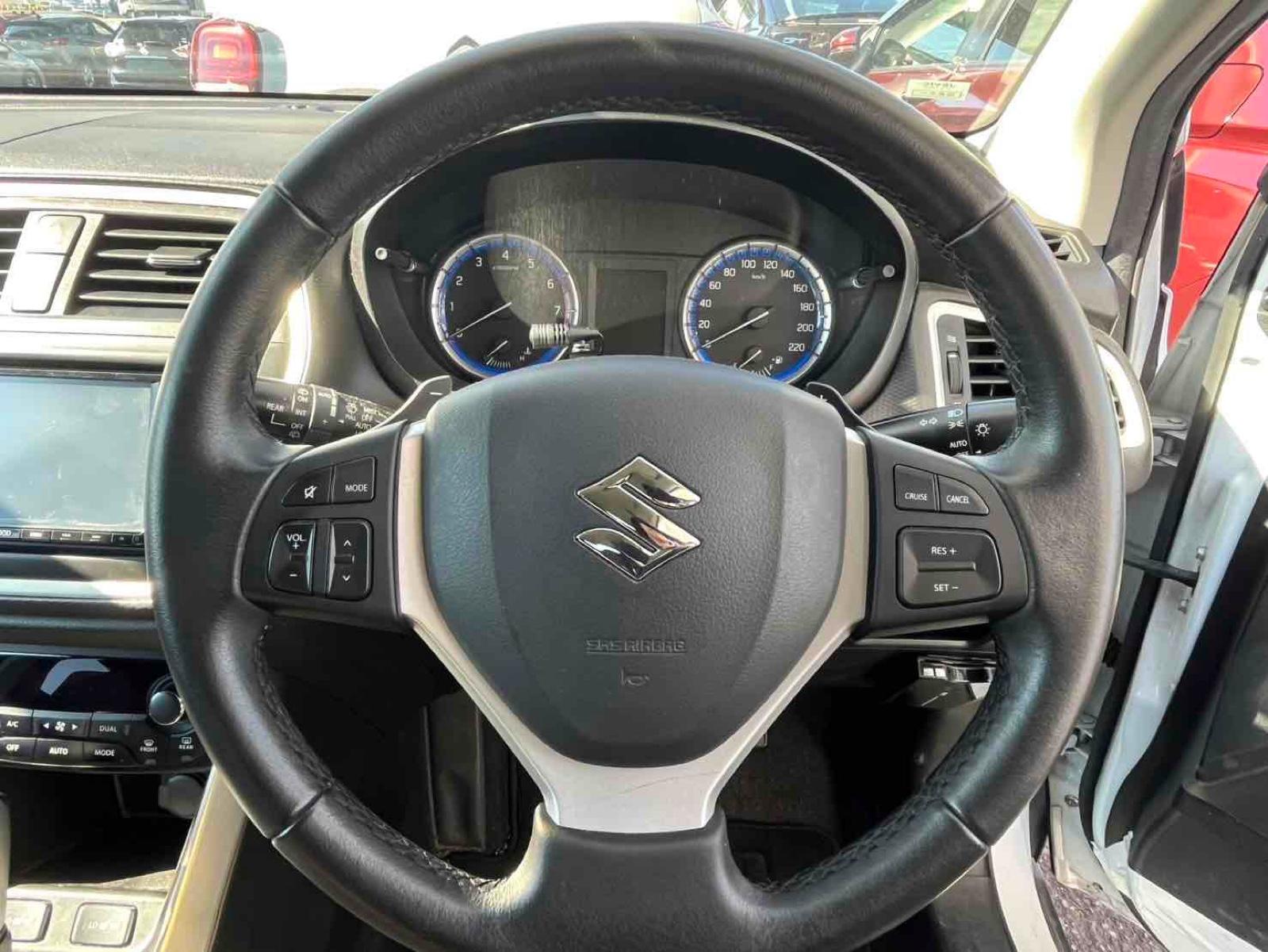 SUZUKI SX4 S- CROSS Image 5
