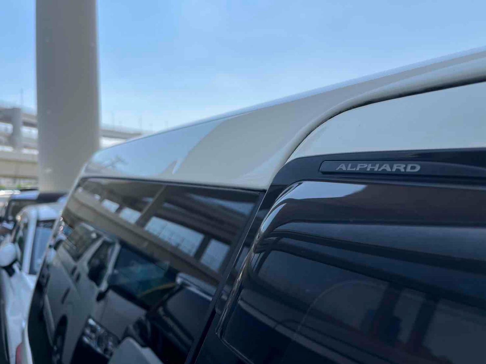 TOYOTA ALPHARD HYBRID X 4WD Image 23