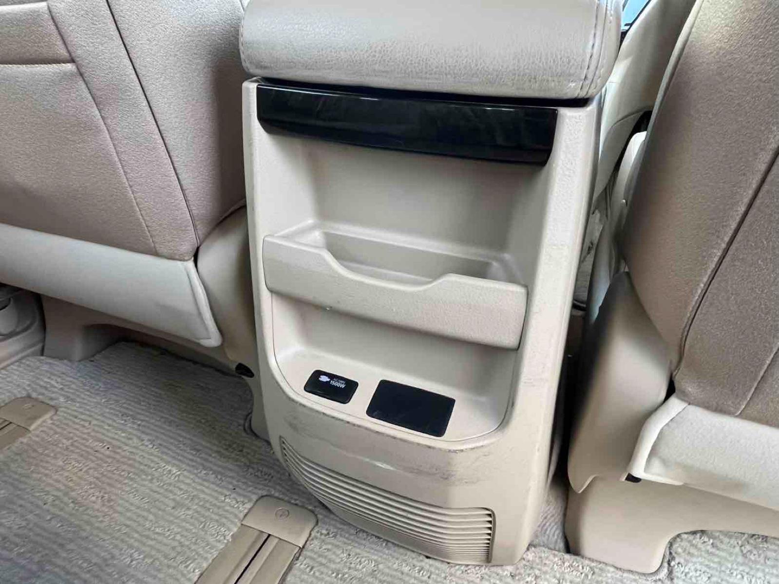 TOYOTA ALPHARD HYBRID X 4WD Image 11