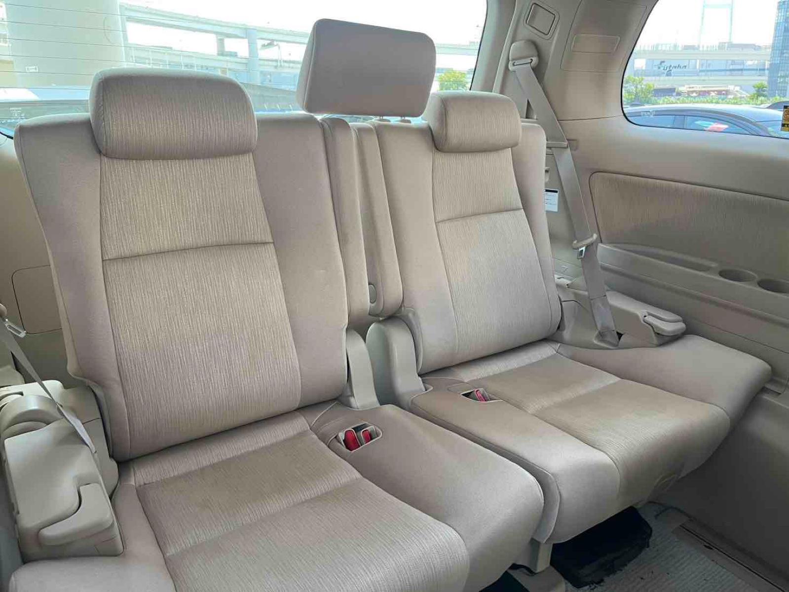 TOYOTA ALPHARD HYBRID X 4WD Image 5