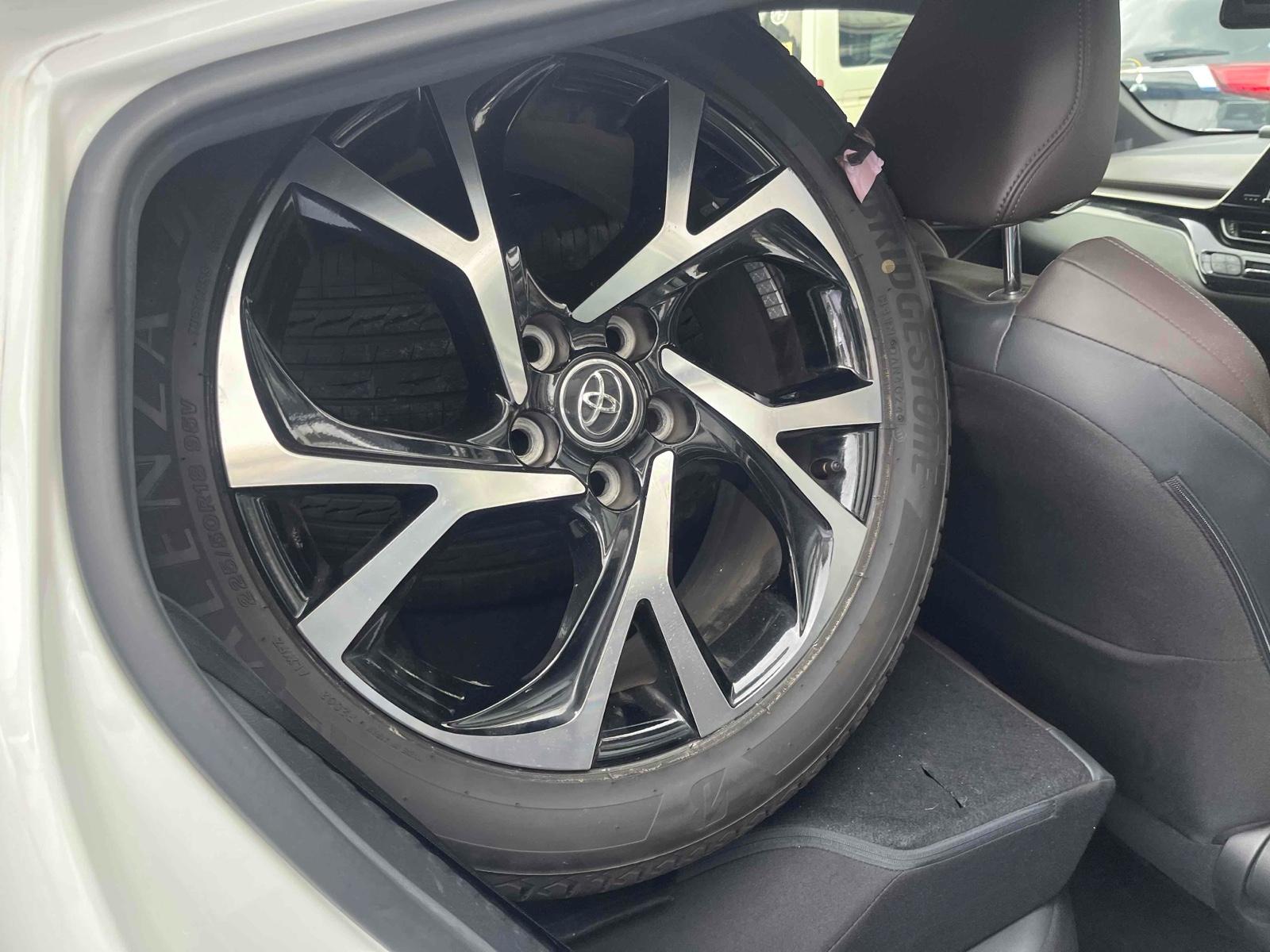 TOYOTA C-HR G Image 7