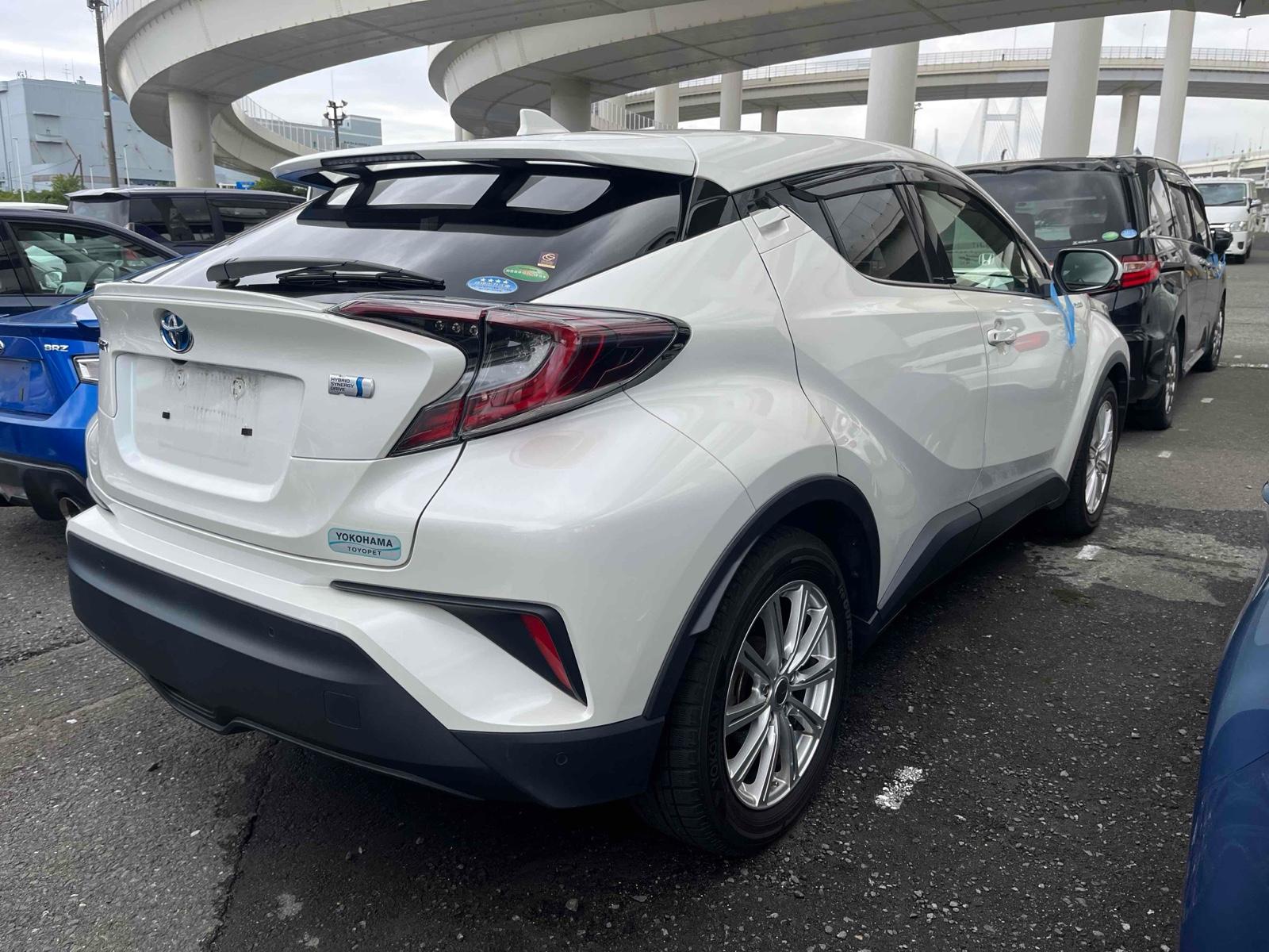 TOYOTA C-HR G Image 2