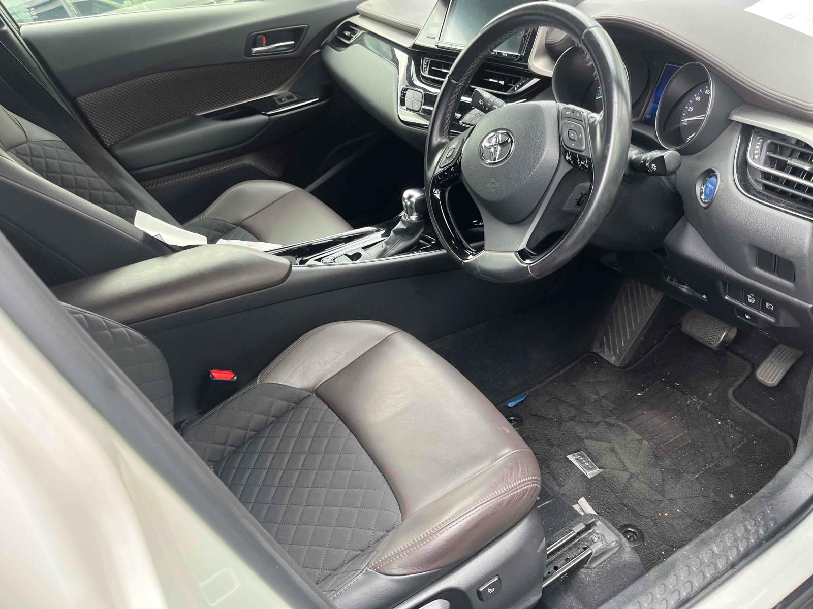 TOYOTA C-HR G Image 3