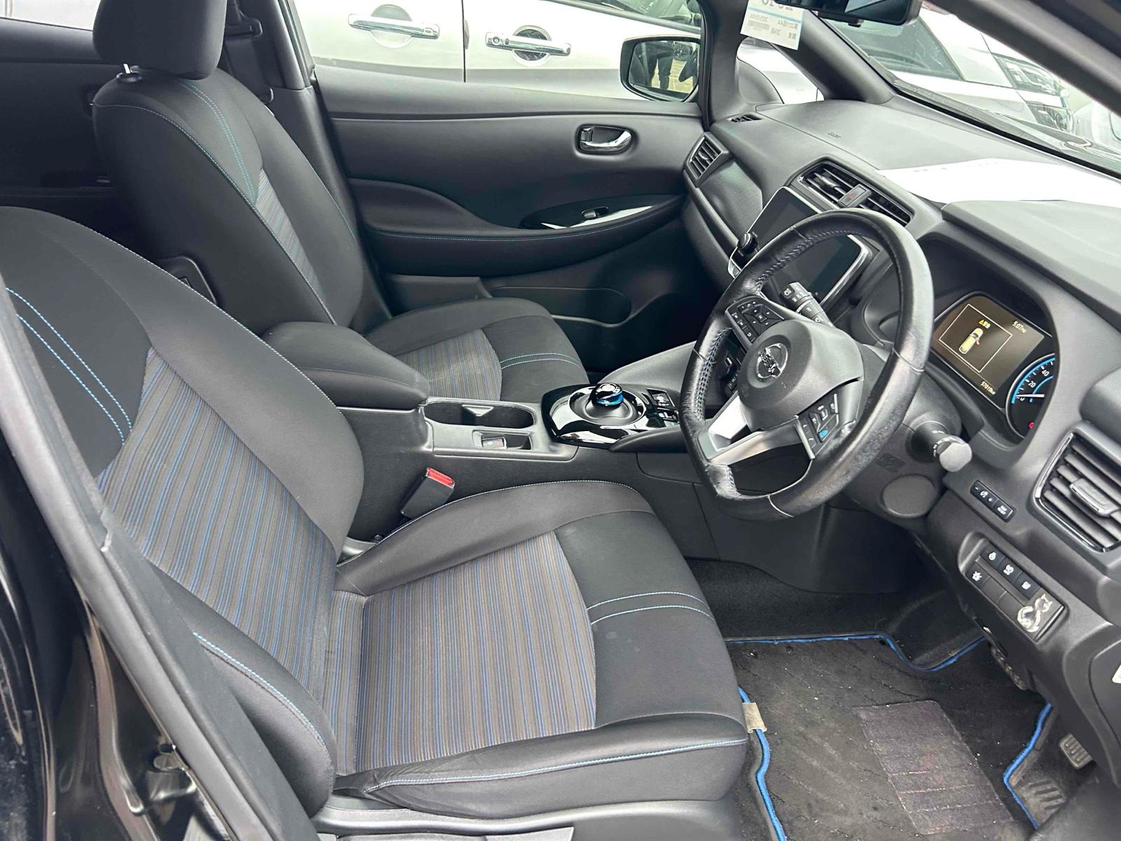 NISSAN LEAF X V SELECTION Image 6