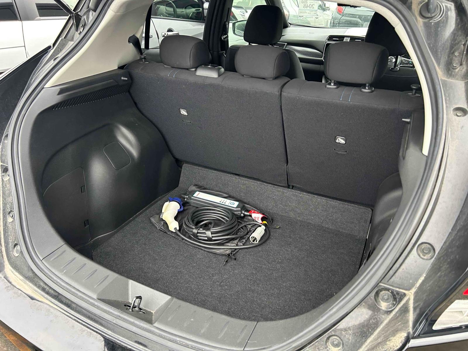 NISSAN LEAF X V SELECTION Image 17