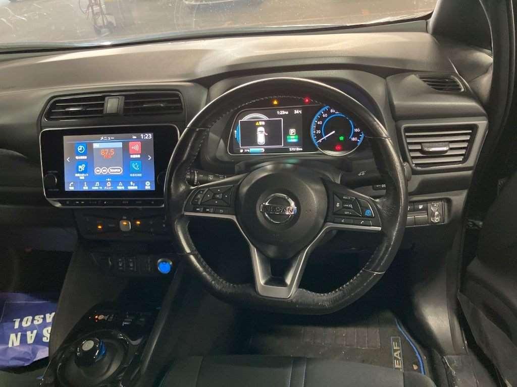 NISSAN LEAF X V SELECTION Image 3