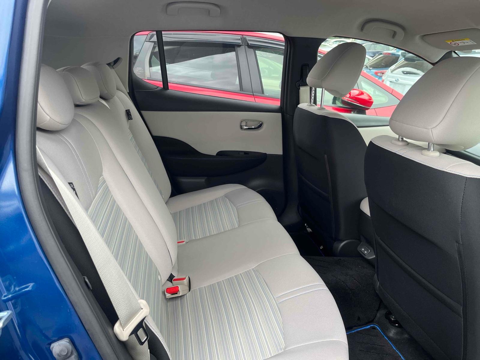 NISSAN LEAF X Image 5