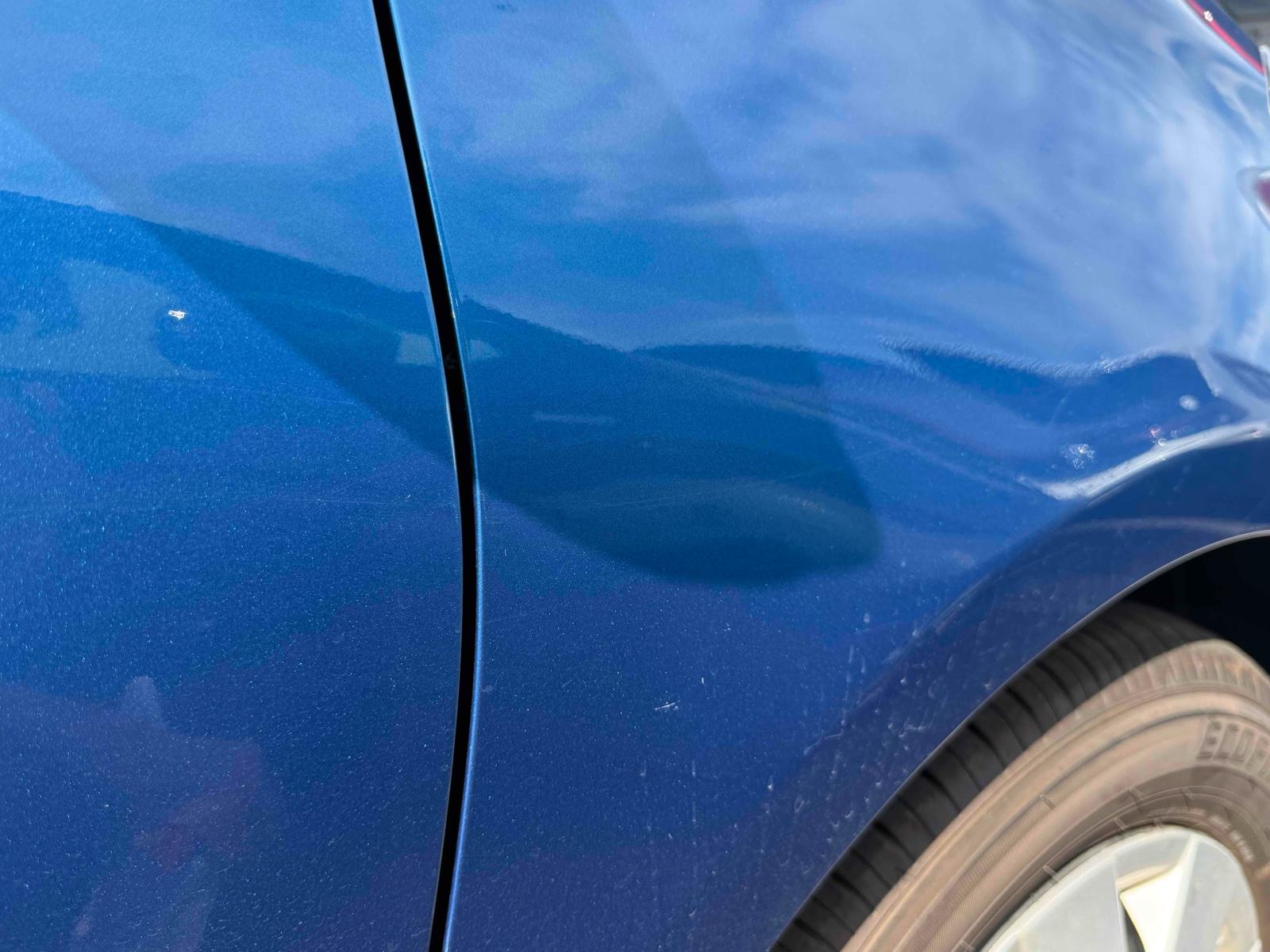 TOYOTA VITZ F Image 21