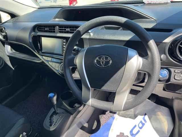 TOYOTA AQUA S Image 5