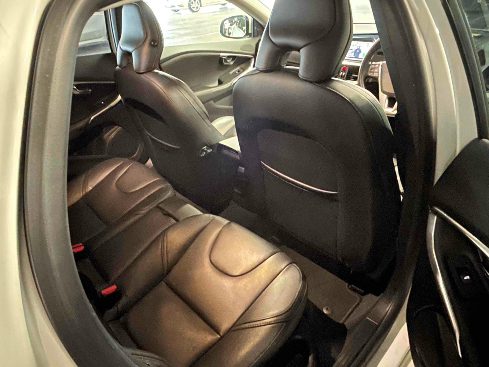 VOLVO V40 V40 T4 SE Image 7