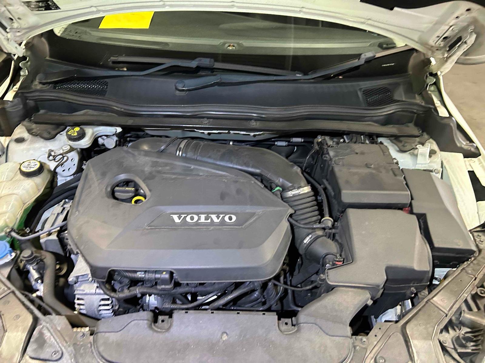 VOLVO V40 V40 T4 SE Image 8