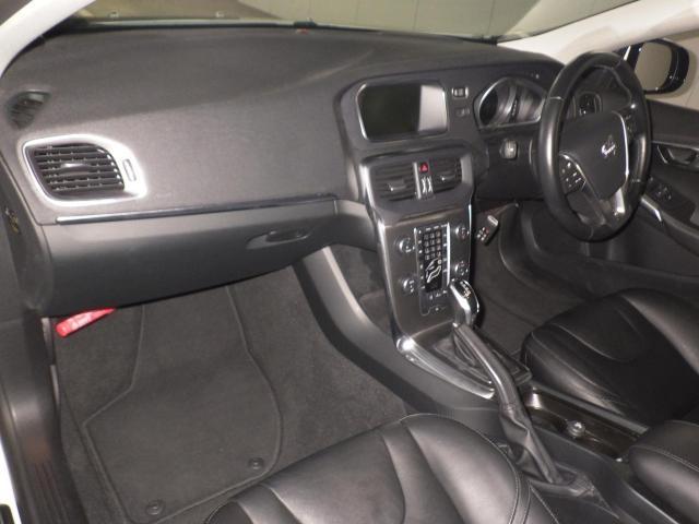 VOLVO V40 V40 T4 SE Image 3